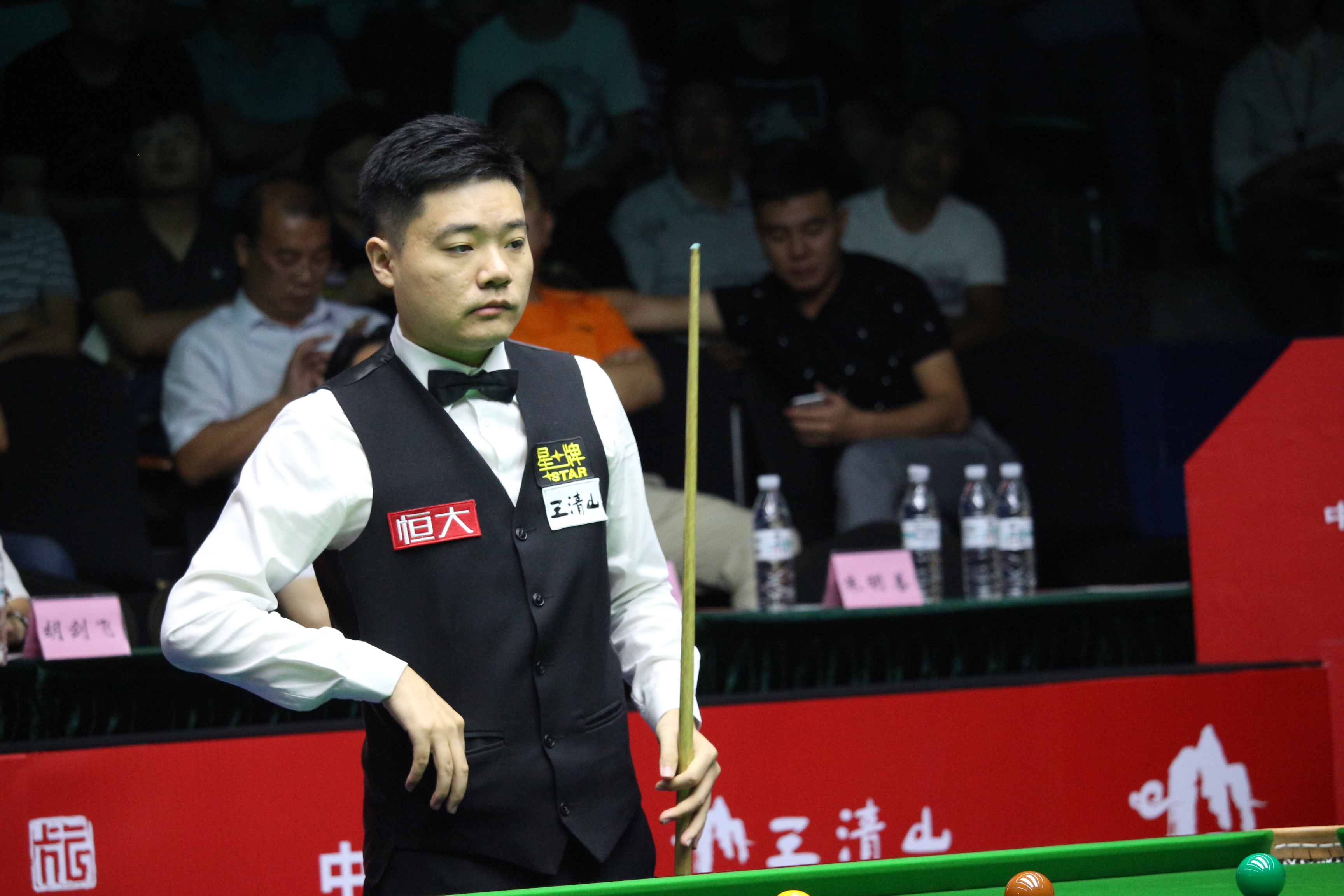 比夏窗前瞻 比夏窗前瞻